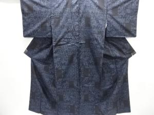 色紙に草花模様織り出し本場泥大島紬着物(7マルキ)